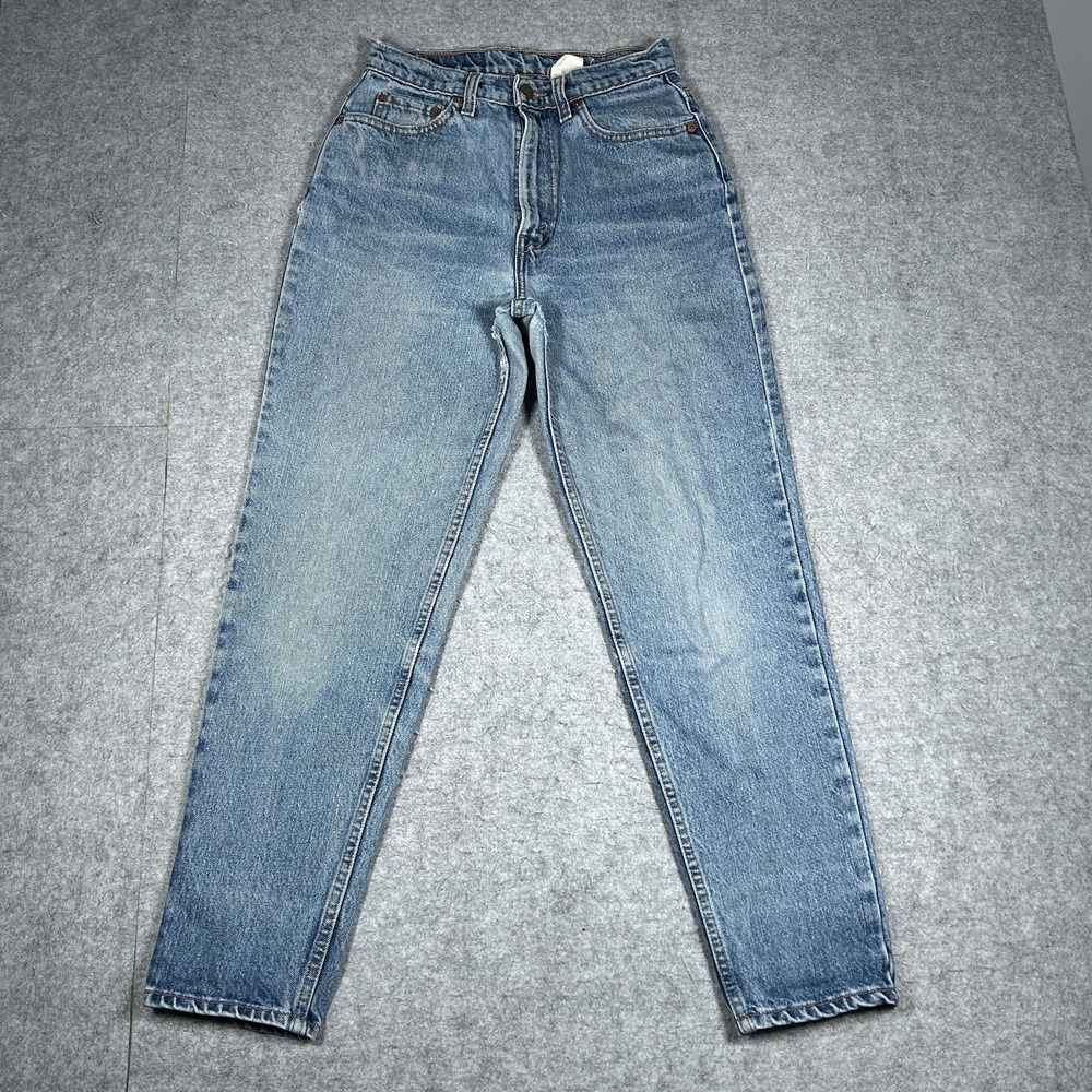Vintage Levi's Denim Jeans Womens 26(26x28) Light Blue Wash 90s High Waisted Mom